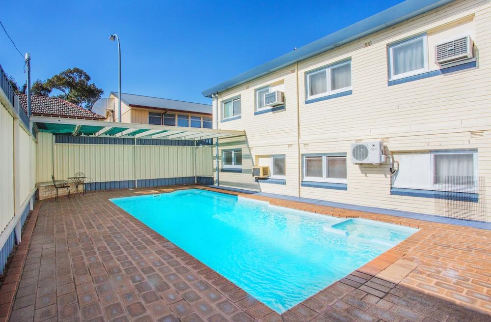 Cowra Motor Inn Exteriör bild