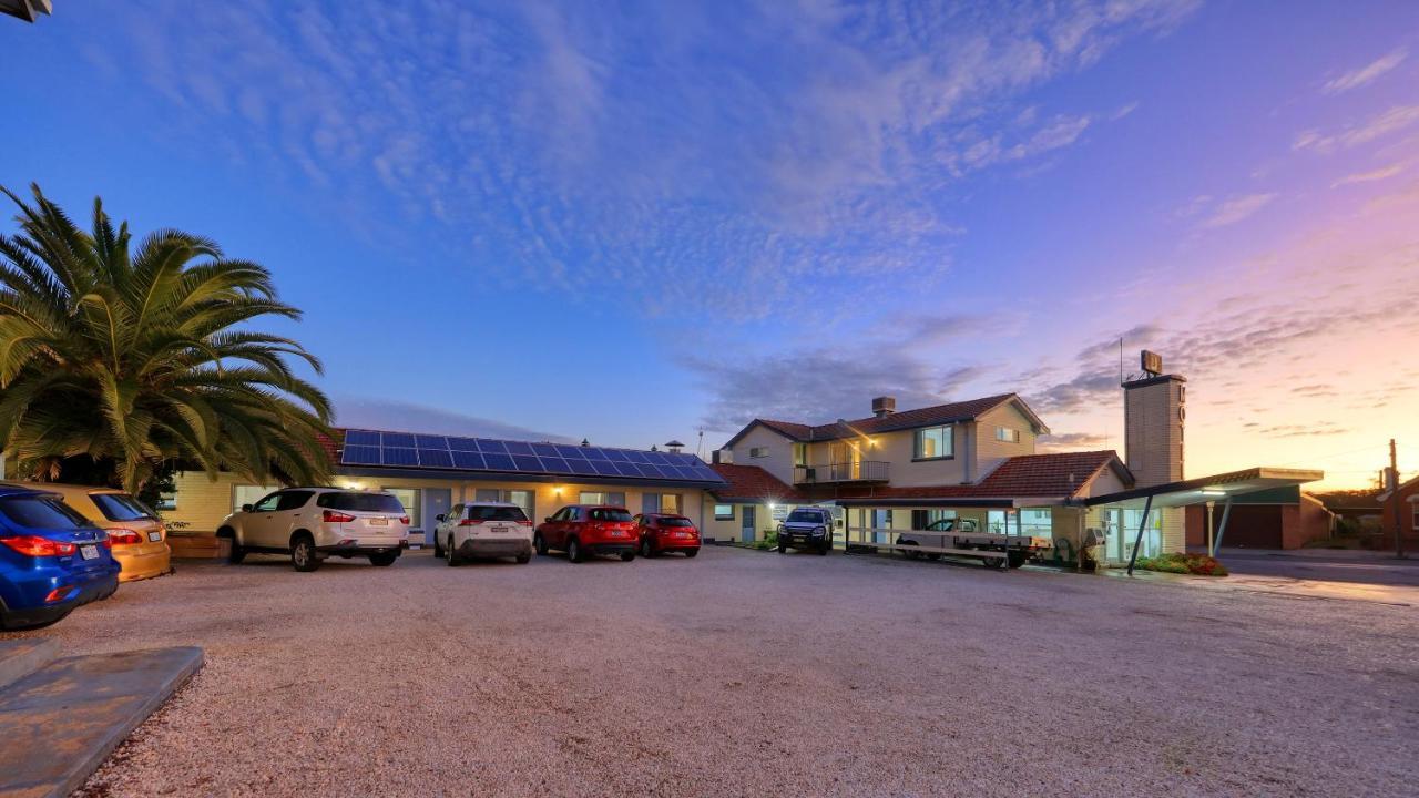 Cowra Motor Inn Exteriör bild