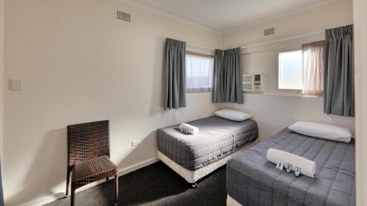 Cowra Motor Inn Exteriör bild