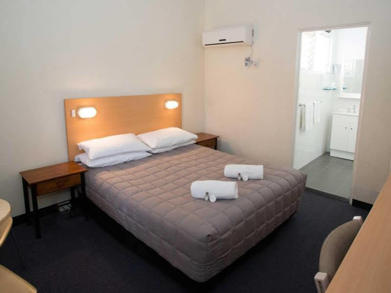 Cowra Motor Inn Exteriör bild